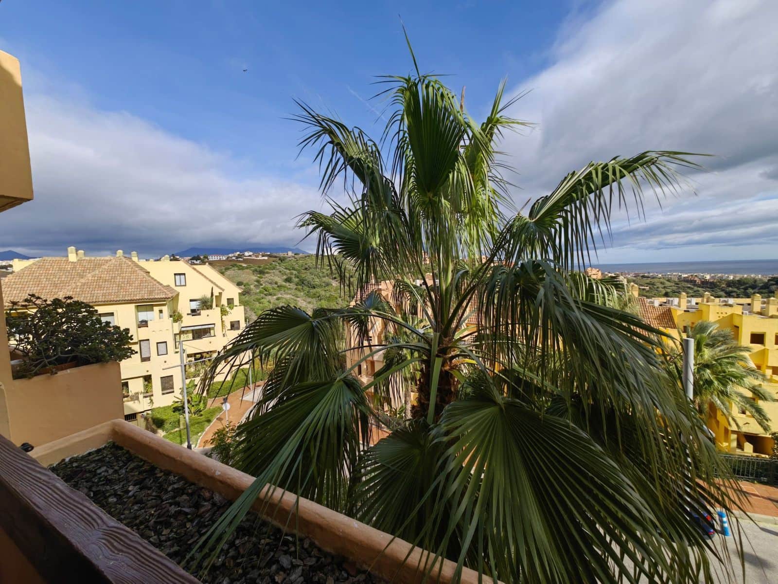 2 sypialnia Apartament na sprzedaż w La Duquesa / Puerto de la Duquesa z basenem garażem - 298 000 € (Ref: 9450549)