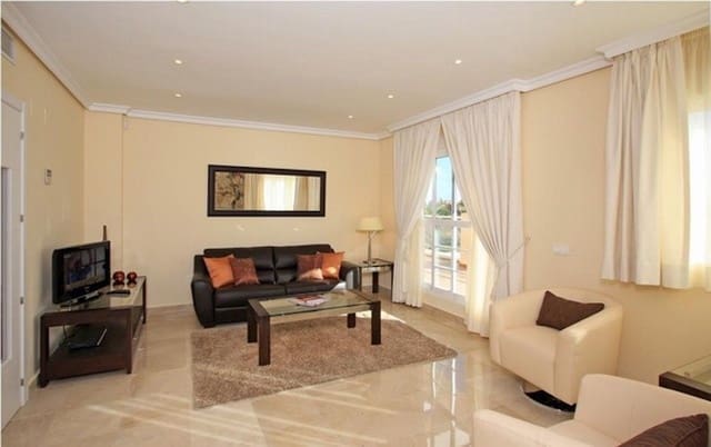 3 bedroom Penthouse for sale in New Golden Mile, Estepona with pool garage - € 450,000 (Ref: 9452031)