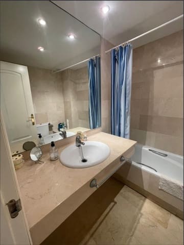 2 soveværelse Lejlighed til salg i San Pedro de Alcántara Pueblo, Marbella med swimmingpool garage - € 450.000 (Ref: 9452033)