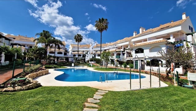2 soveværelse Lejlighed til salg i San Pedro de Alcántara Pueblo, Marbella med swimmingpool garage - € 450.000 (Ref: 9452033)