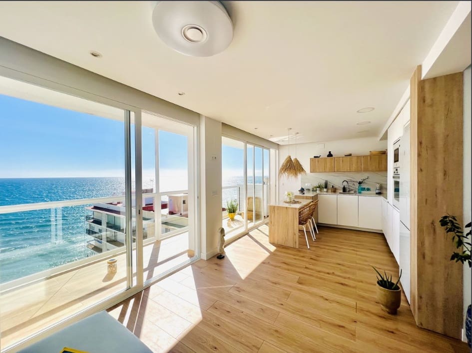 2 soveværelse Lejlighed til salg i Calahonda med swimmingpool - € 449.000 (Ref: 9452043)