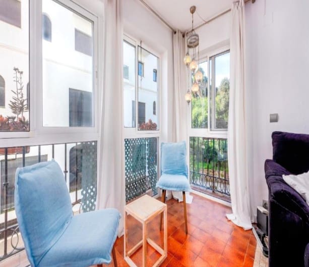 2 bedroom Apartment for sale in La Duquesa / Puerto de la Duquesa with garage - € 292,000 (Ref: 9452100)