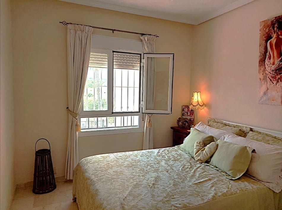 3 camera da letto Casa in vendita in La Duquesa / Puerto de la Duquesa con piscina garage - 345.000 € (Rif: 9452375)