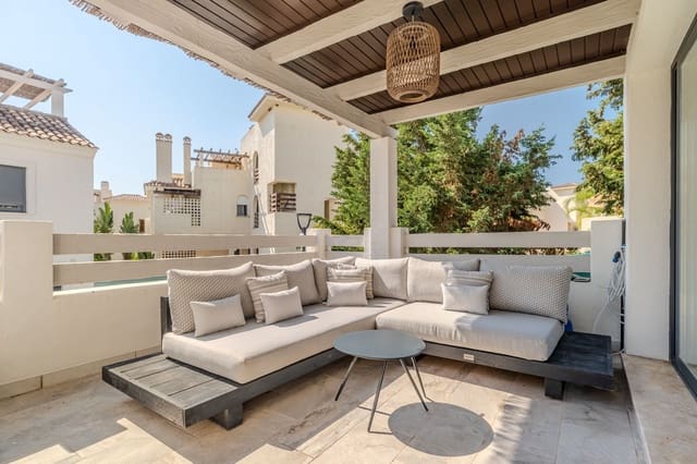 3 bedroom Townhouse for sale in Estepona with pool garage - € 495,000 (Ref: 9452376)