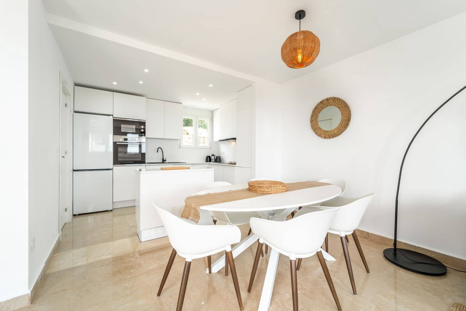 3 sypialnia Penthouse na sprzedaż w Manilva z basenem - 450 000 € (Ref: 9452407)