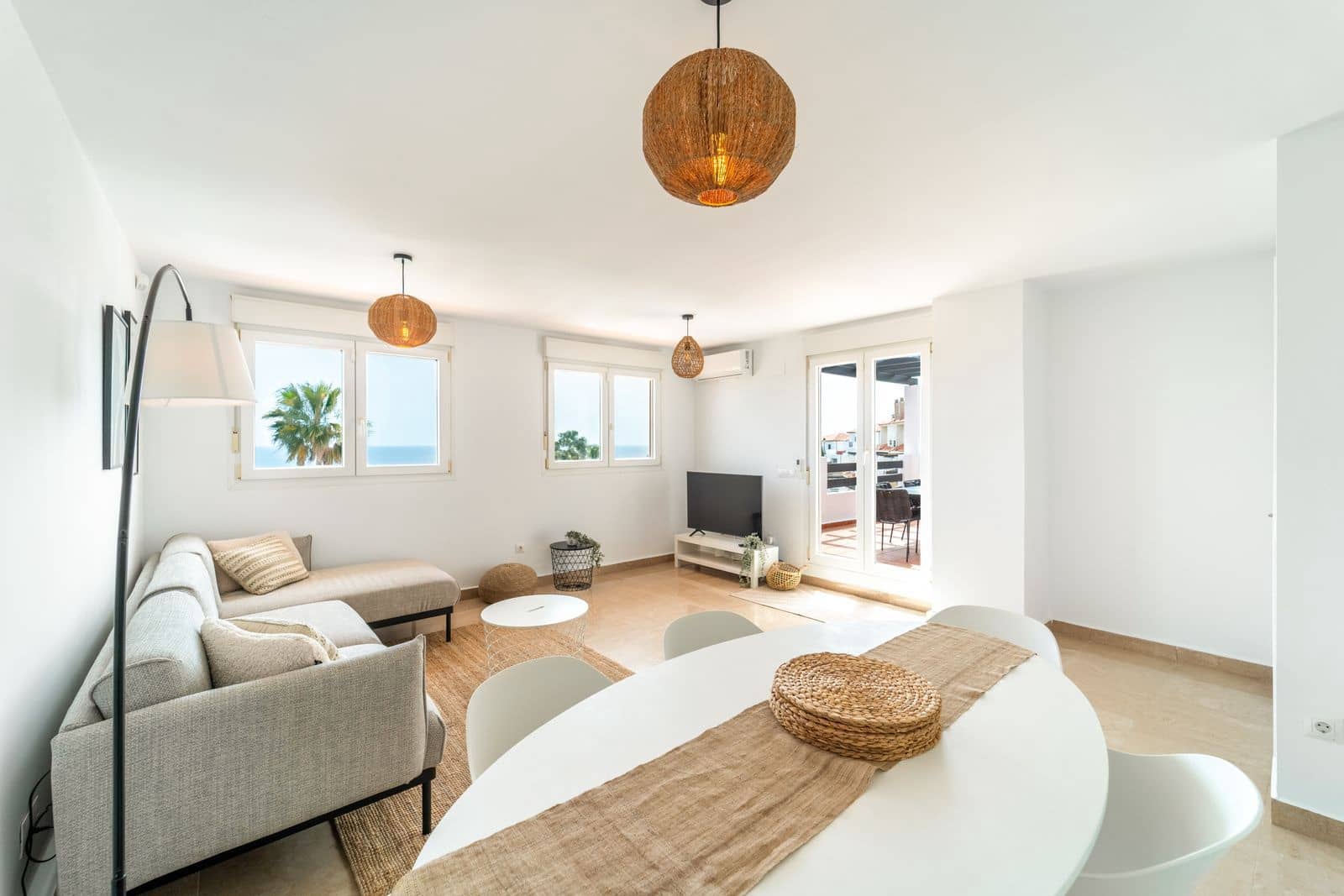 3 sypialnia Penthouse na sprzedaż w Manilva z basenem - 450 000 € (Ref: 9452407)