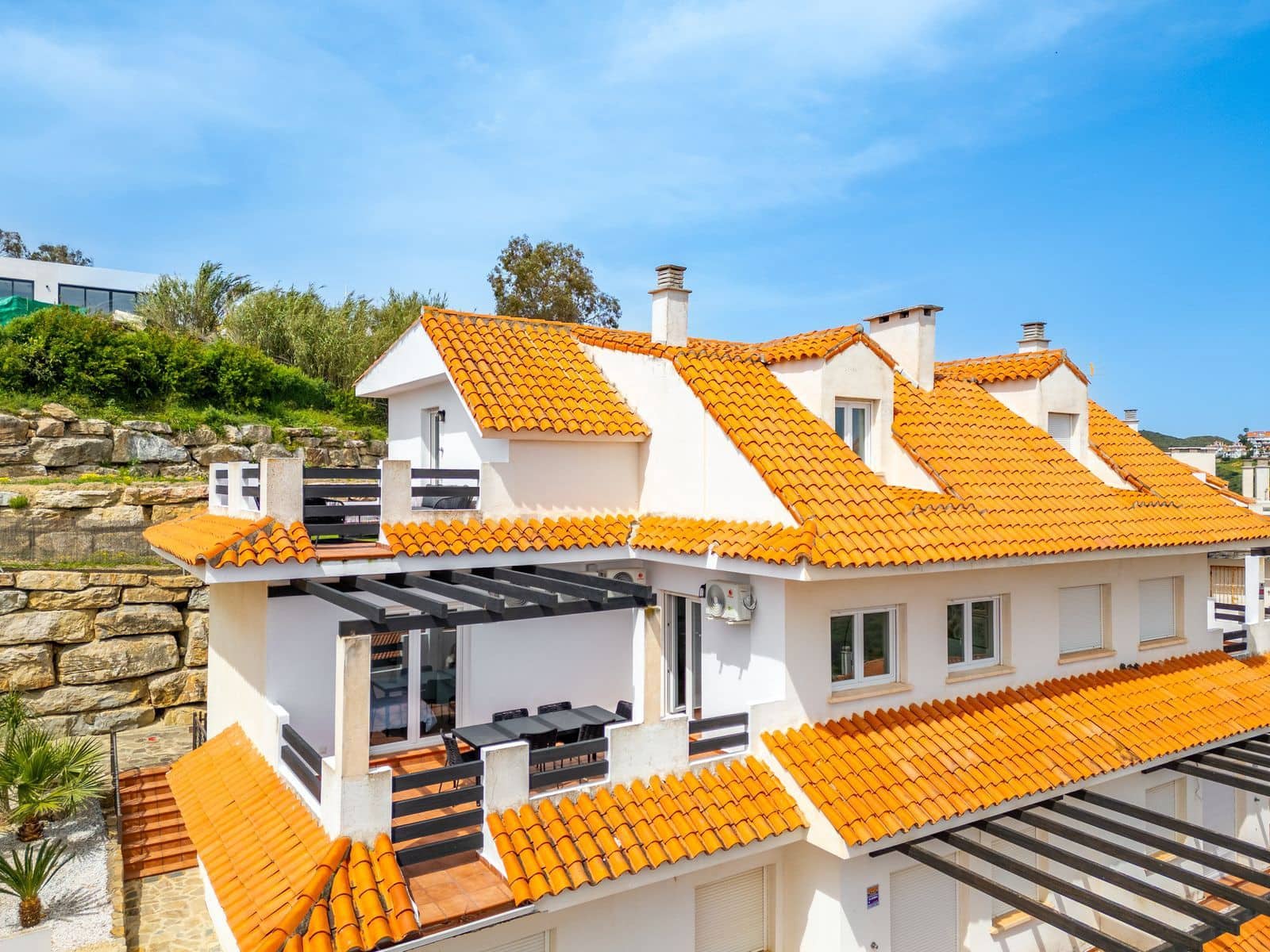 3 sypialnia Penthouse na sprzedaż w Manilva z basenem - 450 000 € (Ref: 9452407)