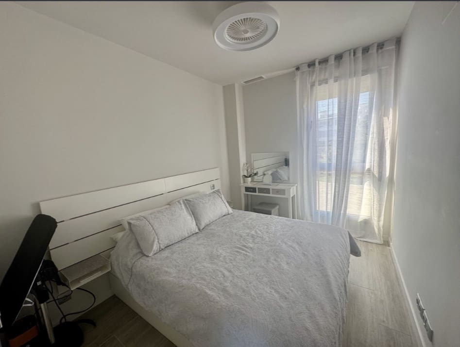 2 quarto Penthouse para venda em Estepona com piscina garagem - 445 000 € (Ref: 9452409)