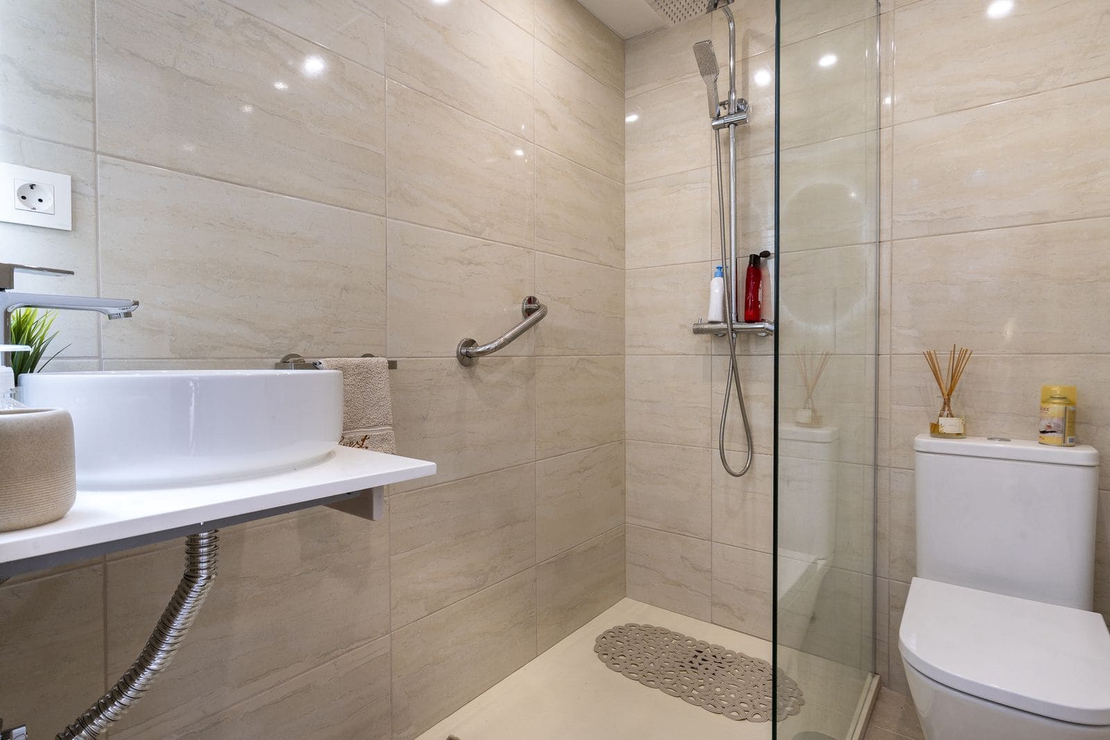 2 bedroom Apartment for sale in Mijas Costa with pool garage - € 499,000 (Ref: 9452413)