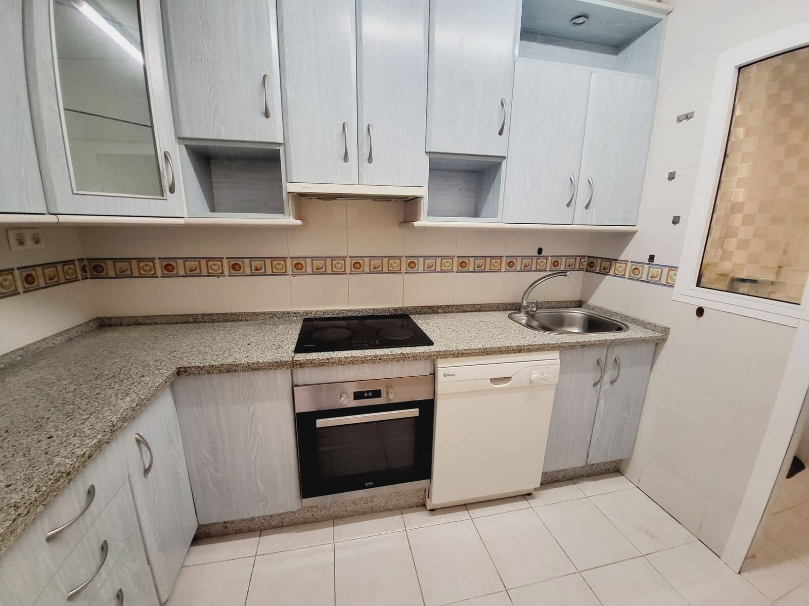 2 makuuhuone Huoneisto myytävänä paikassa El Faro mukana uima-altaan - 249 000 € (Ref: 9452887)