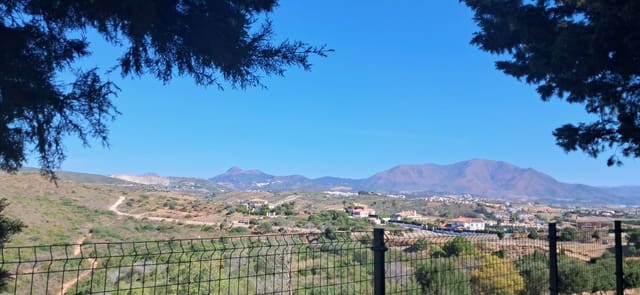 2 bedroom Apartment for sale in La Duquesa / Puerto de la Duquesa, Manilva with pool - € 210,000 (Ref: 9452889)