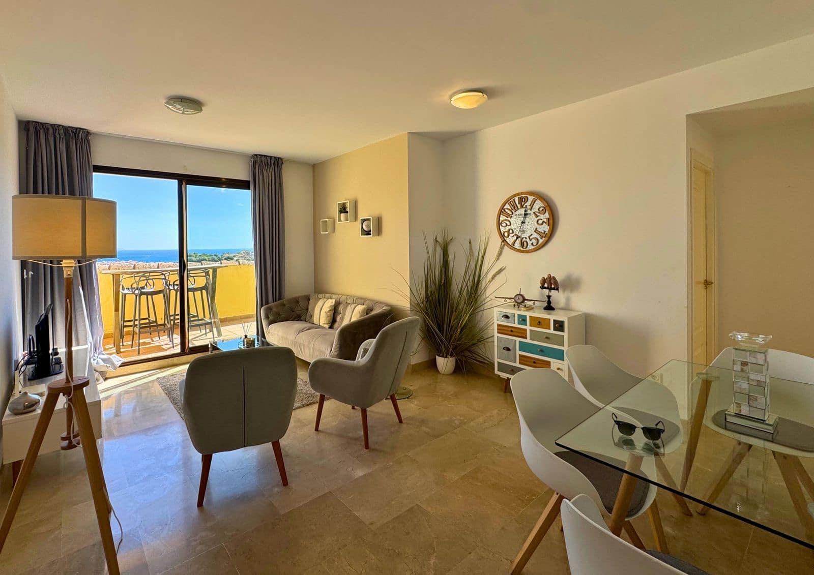 2 quarto Penthouse para venda em La Duquesa / Puerto de la Duquesa com piscina garagem - 223 000 € (Ref: 9452890)