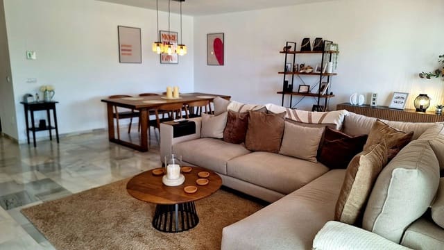 3 sovrum Hus till salu i La Duquesa / Puerto de la Duquesa, Manilva med pool - 440 000 € (Ref: 9452893)