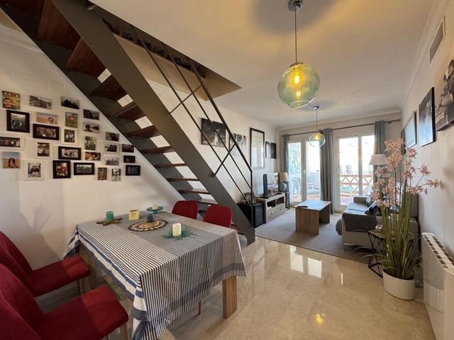 3 sypialnia Penthouse na sprzedaż w Manilva z basenem - 365 000 € (Ref: 9452901)