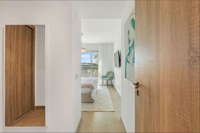 2 bedroom Penthouse for sale in Estepona with pool - € 450,000 (Ref: 9452908)