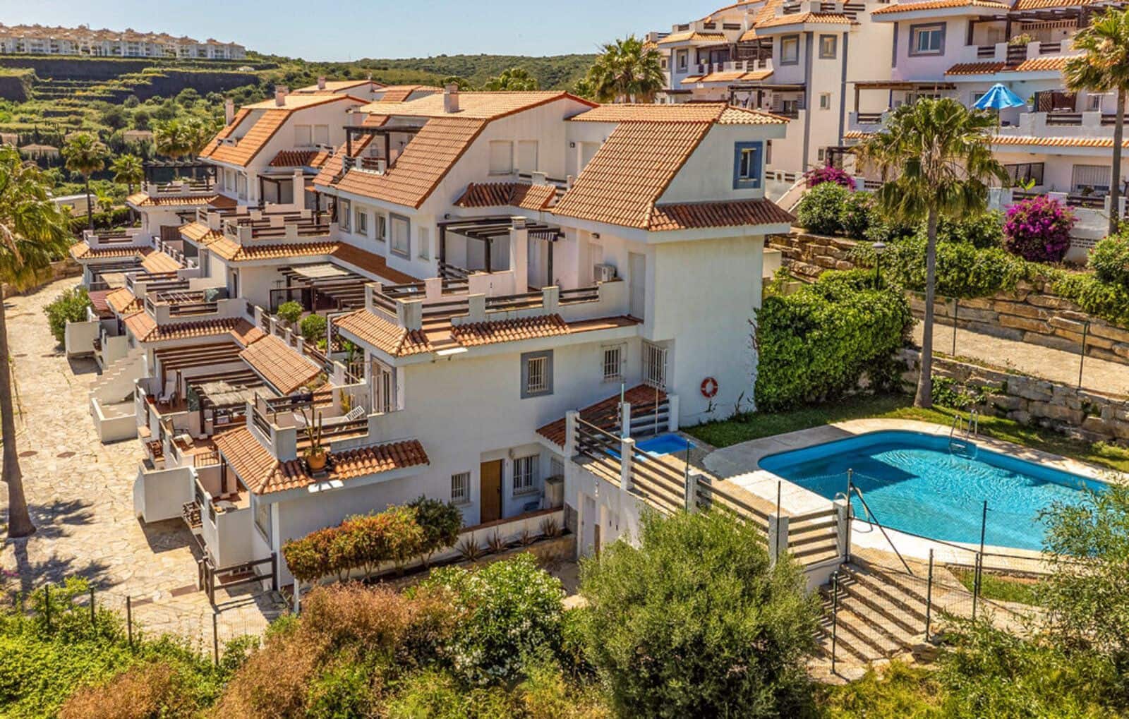 Apartamento de 2 habitaciones en Manilva en venta con piscina - 329.000 € (Ref: 9452910)