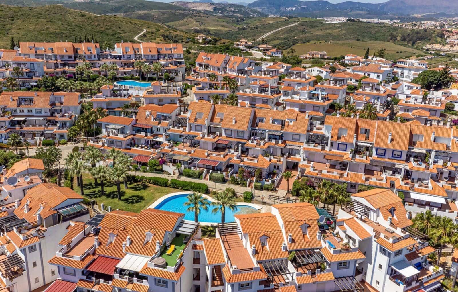 Apartamento de 2 habitaciones en Manilva en venta con piscina - 329.000 € (Ref: 9452910)