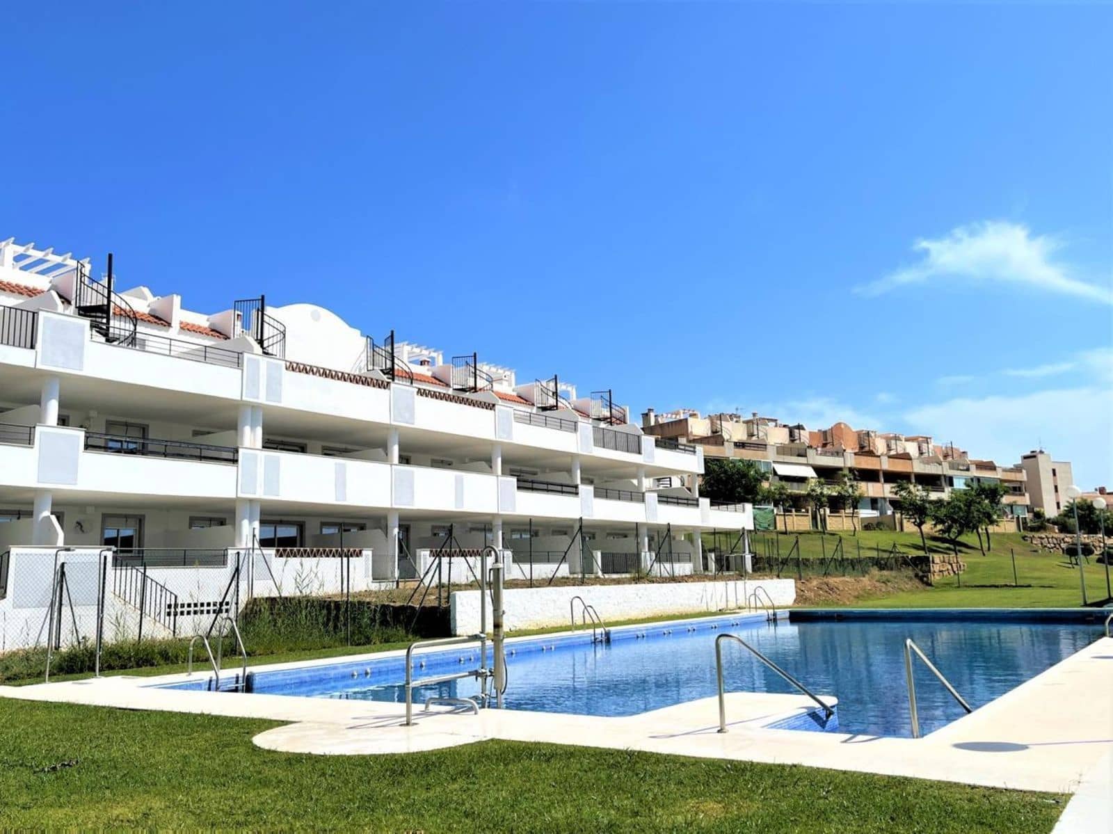 3 bedroom Apartment for sale in Casares with garage - € 299,000 (Ref: 9452914)