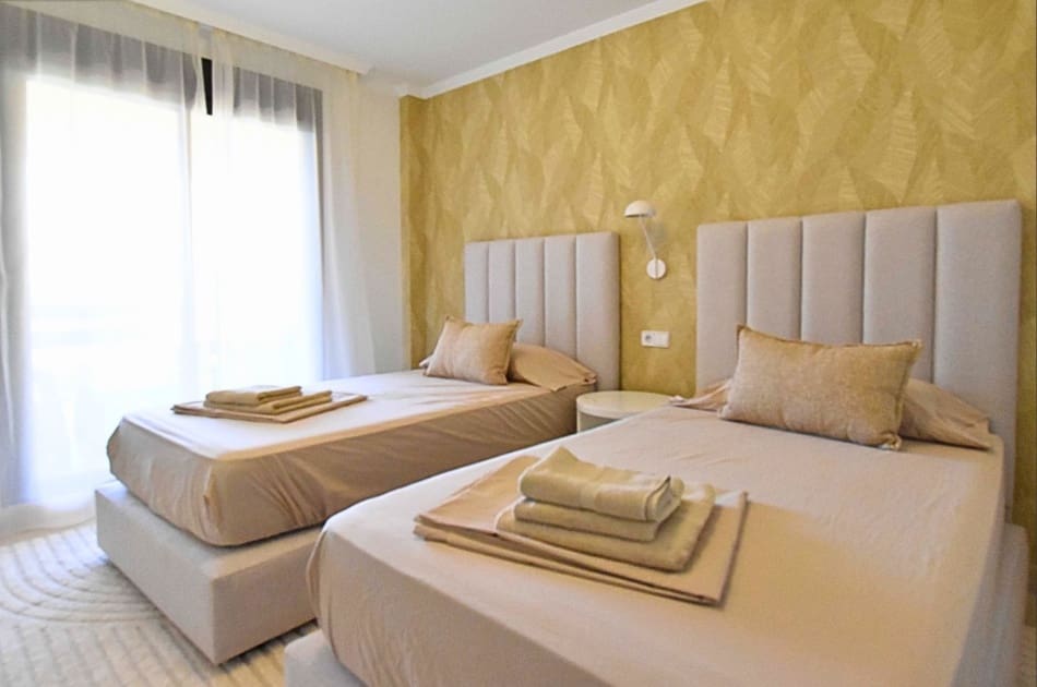 2 bedroom Apartment for sale in Casares with pool garage - € 395,000 (Ref: 9468431)