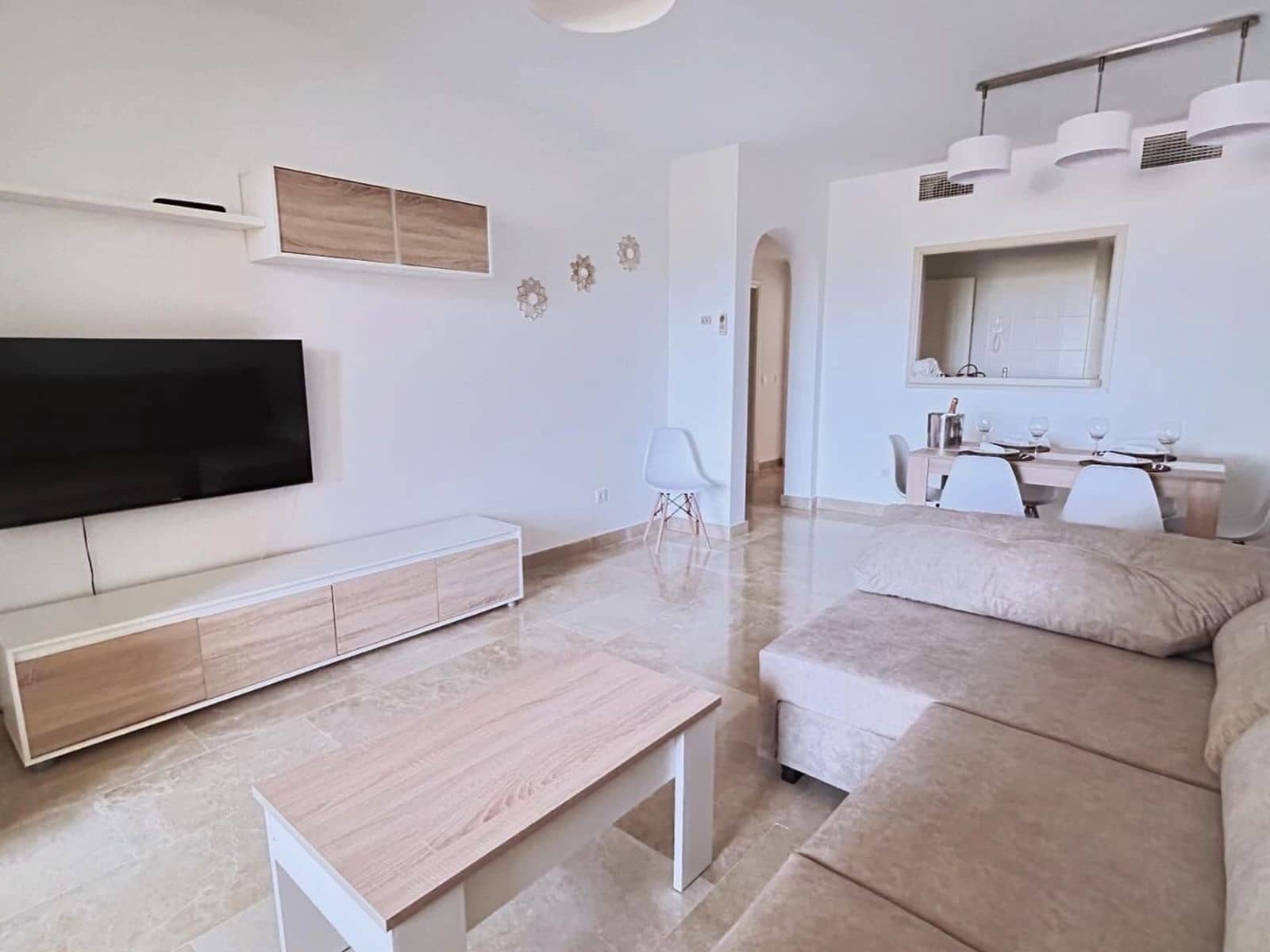 2 makuuhuone Huoneisto myytävänä paikassa La Duquesa / Puerto de la Duquesa mukana uima-altaan 
autotalli - 334 000 € (Ref: 9473319)