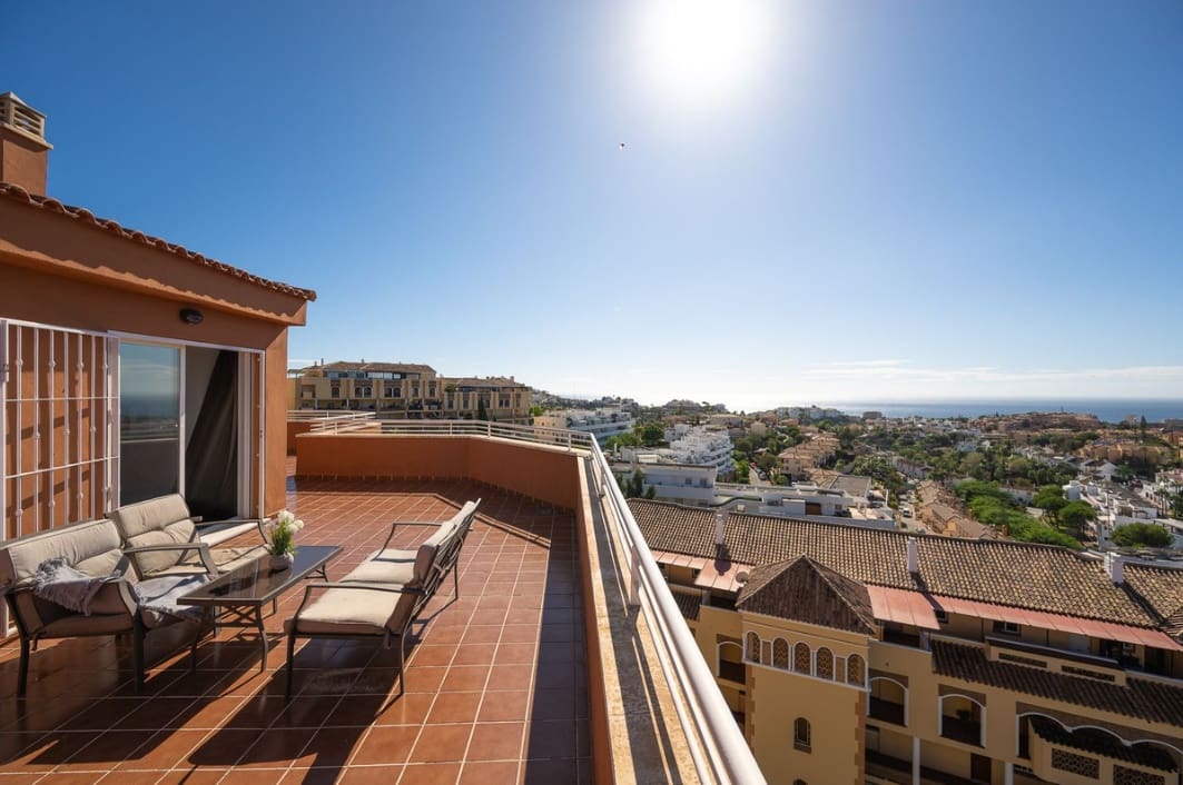 2 makuuhuone Kattohuoneisto myytävänä paikassa Riviera del Sol - 375 000 € (Ref: 9473336)