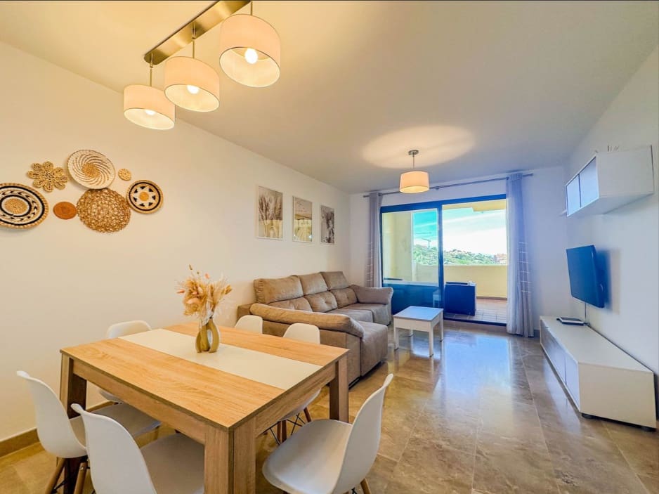 2 makuuhuone Huoneisto myytävänä paikassa La Duquesa / Puerto de la Duquesa mukana uima-altaan 
autotalli - 334 000 € (Ref: 9473346)