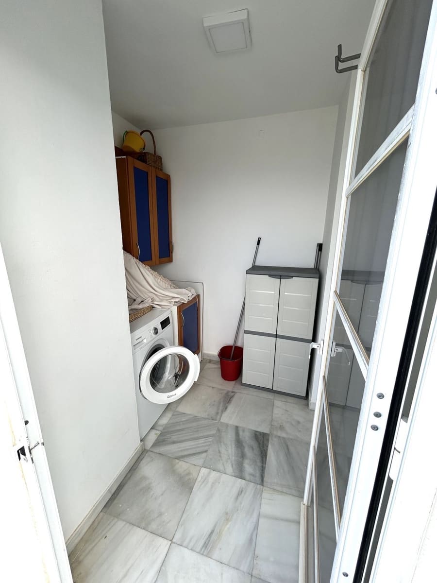 3 Zimmer Penthouse zu verkaufen in Estepona mit Pool Garage - 650.000 € (Ref: 9473359)