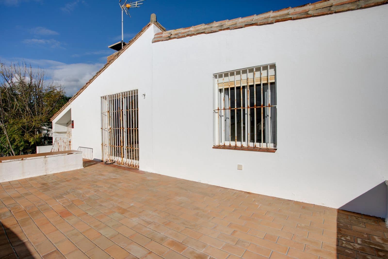 3 chambre Villa/Maison Semi-Mitoyenne à vendre à Estepona avec piscine garage - 499 000 € (Ref: 9473367)