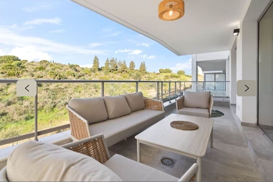 2 soveværelse Lejlighed til salg i Mijas Costa med swimmingpool - € 425.000 (Ref: 9473384)