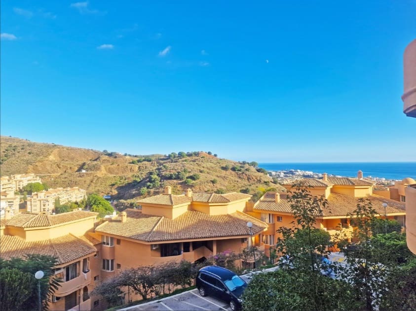 3 bedroom Apartment for sale in Calahonda with pool - € 395,000 (Ref: 9473387)