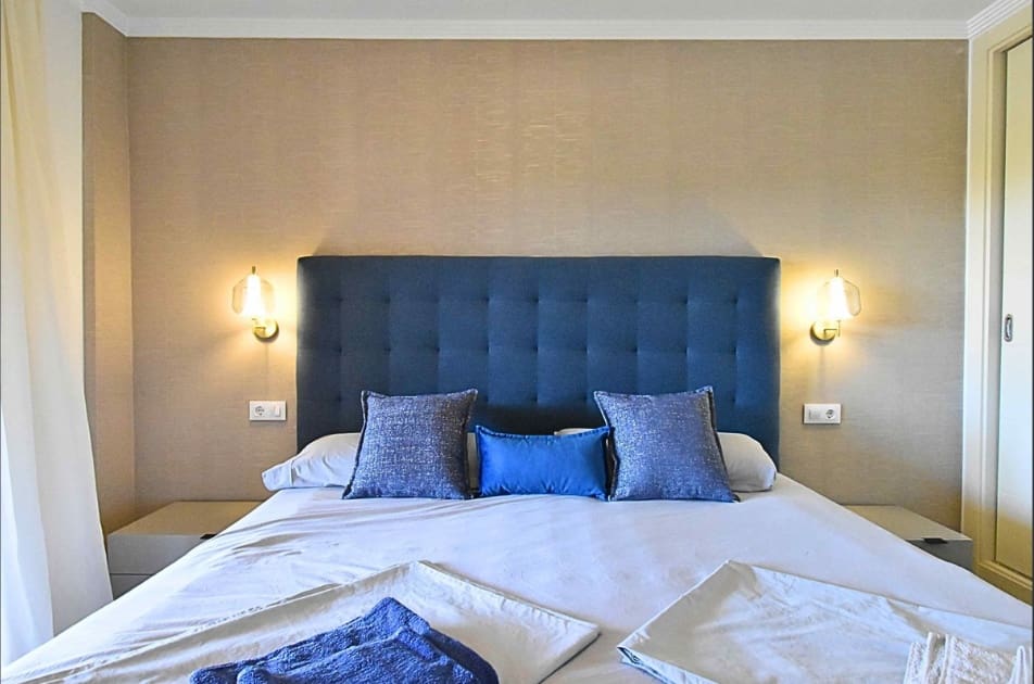 2 bedroom Apartment for sale in Casares with pool garage - € 395,000 (Ref: 9473388)