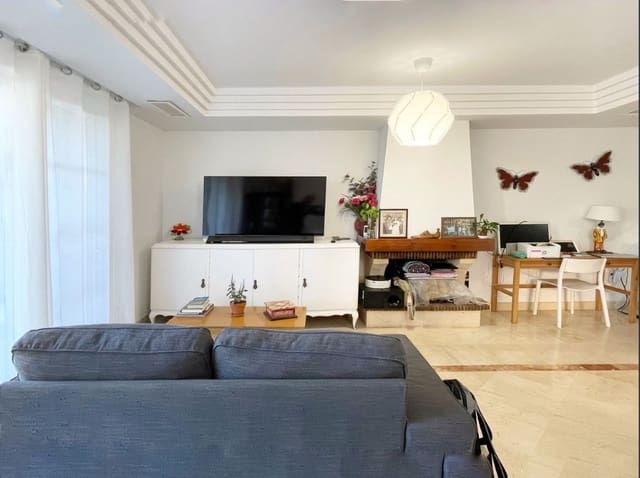 3 bedroom Semi-detached Villa for sale in Riviera del Sol, Mijas with pool garage - € 507,000 (Ref: 9474126)