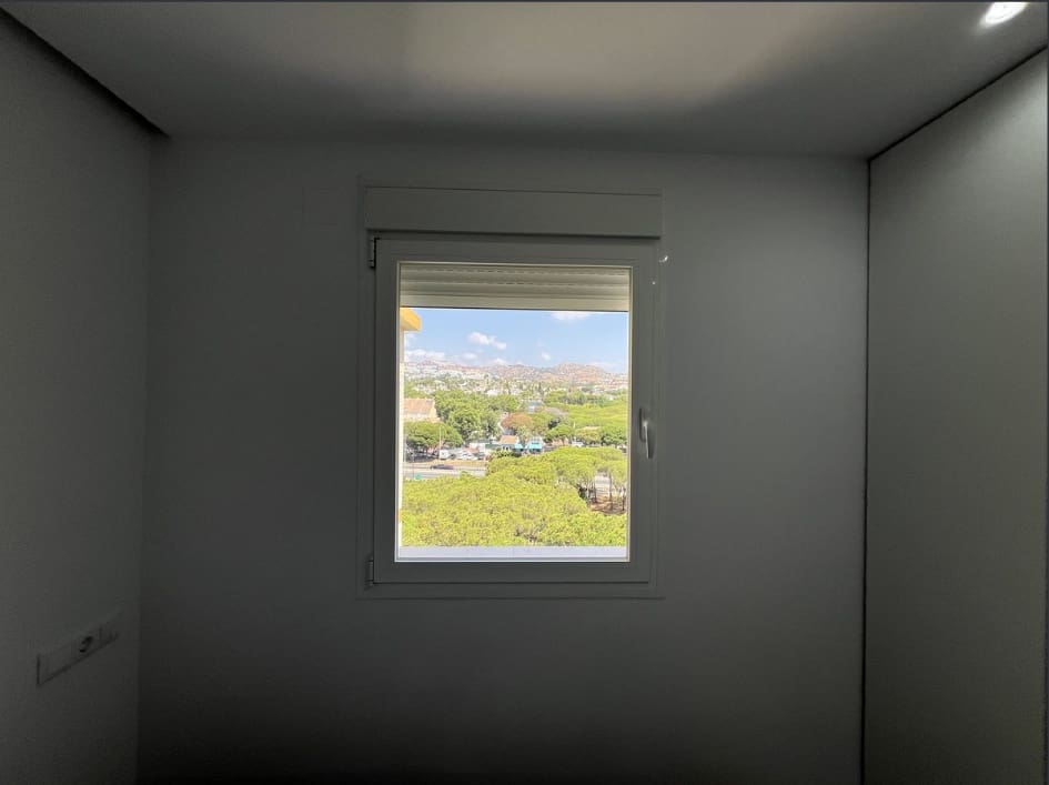 2 bedroom Apartment for sale in Calahonda with pool - € 449,000 (Ref: 9474127)