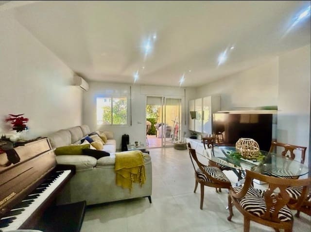 3 bedroom Townhouse for sale in Estepona with pool - € 355,000 (Ref: 9474128)