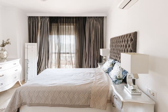 4 quarto Penthouse para venda em Manilva com piscina garagem - 432 000 € (Ref: 9474150)