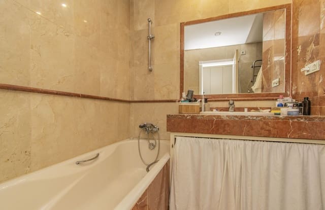 2 bedroom Apartment for sale in El Secanet - Hacienda del Sol, La Villajoyosa / Vila Joiosa with pool garage - € 419,000 (Ref: 9474384)