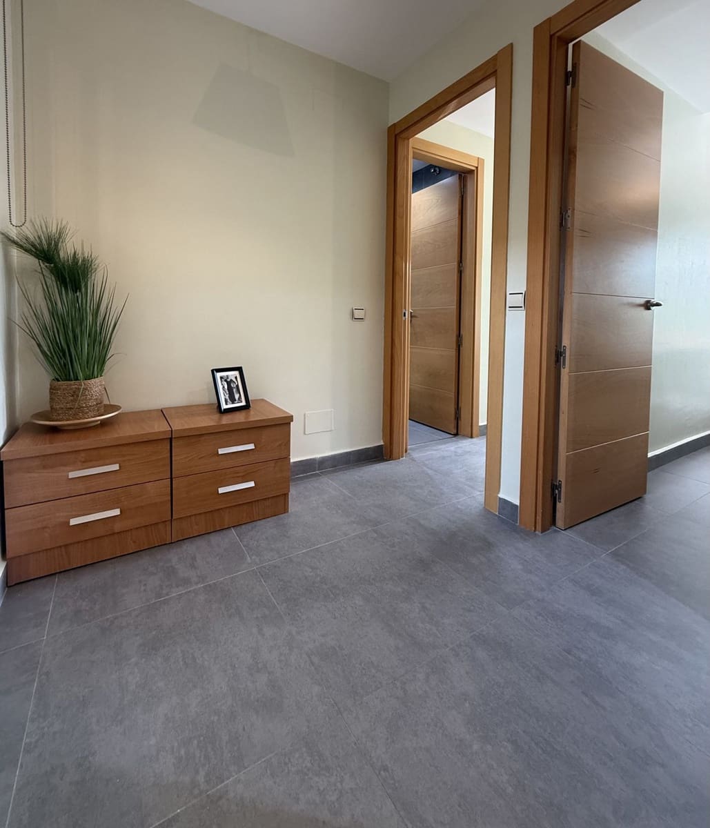 2 soveværelse Lejlighed til salg i Mijas Costa med swimmingpool - € 385.000 (Ref: 9474422)