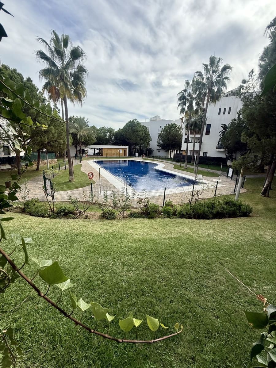 2 soveværelse Lejlighed til salg i Mijas Costa med swimmingpool - € 385.000 (Ref: 9474422)