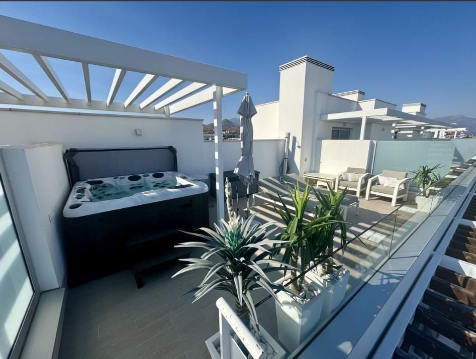 2 chambre Penthouse à vendre à Estepona avec piscine garage - 445 000 € (Ref: 9474791)