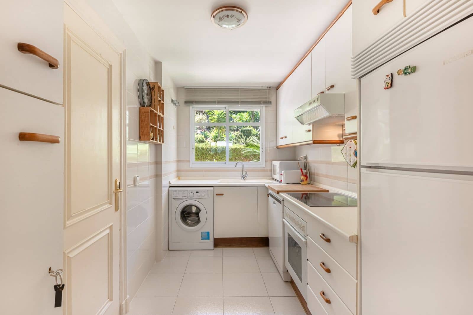 2 bedroom Apartment for sale in Nueva Andalucia with pool - € 425,000 (Ref: 9474858)