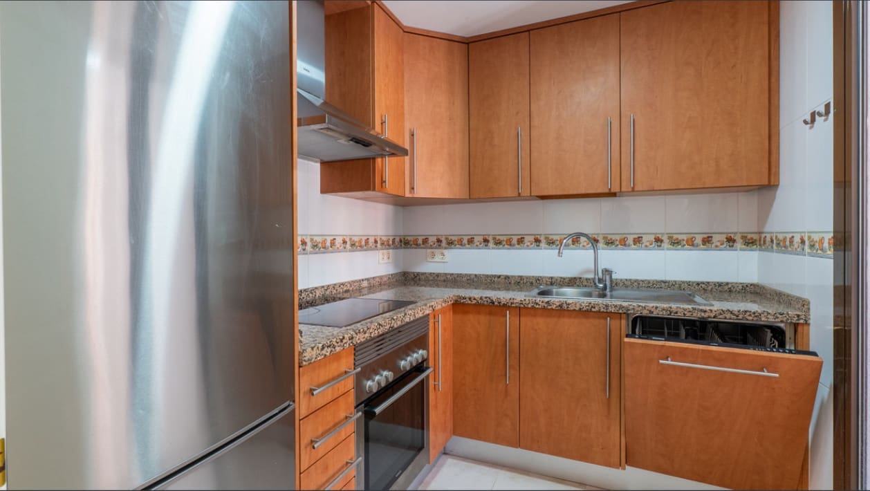 2 makuuhuone Huoneisto myytävänä paikassa San Luis de Sabinillas mukana uima-altaan - 266 000 € (Ref: 9474862)