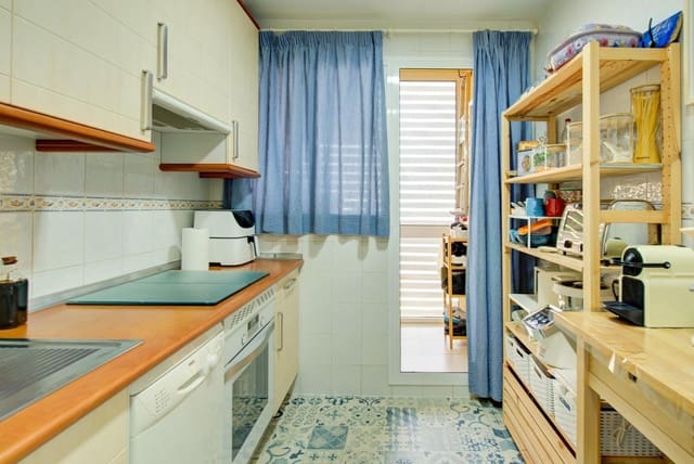 Apartamento de 2 habitaciones en La Cala de Mijas, Mijas en venta con piscina garaje - 379.900 € (Ref: 9474864)