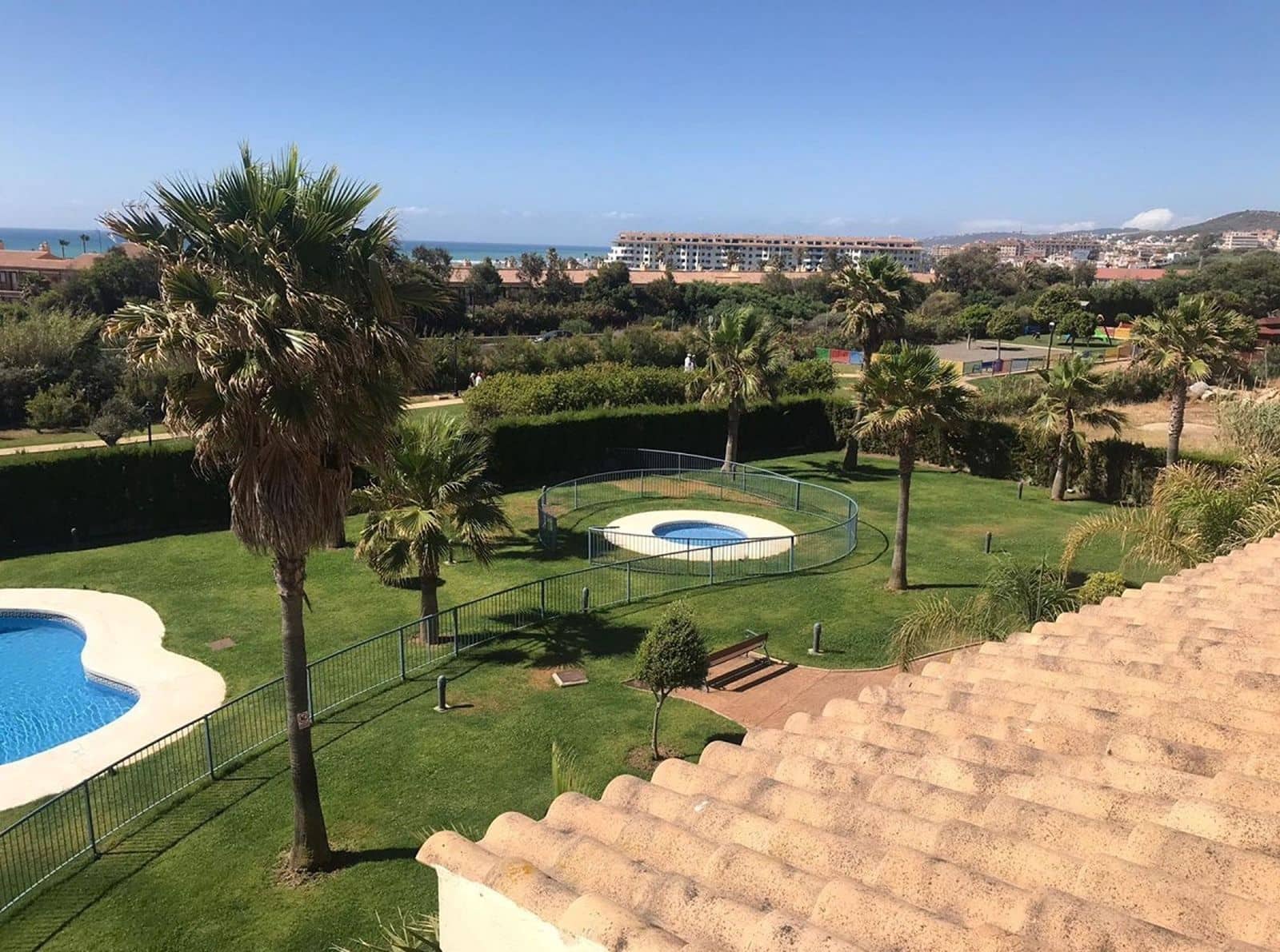 3 quarto Penthouse para venda em Manilva com piscina garagem - 399 500 € (Ref: 9474871)