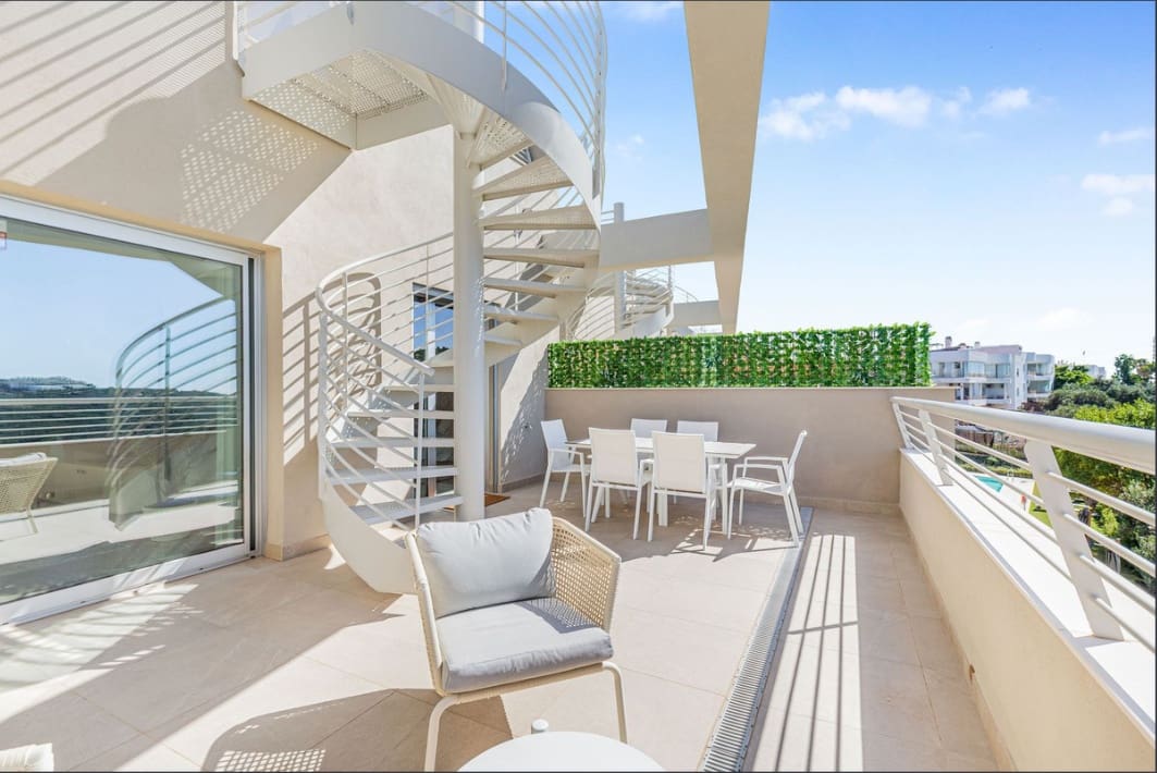 2 Zimmer Penthouse zu verkaufen in Estepona mit Pool - 450.000 € (Ref: 9474882)