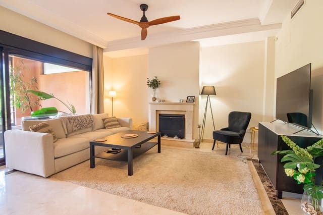 3 quarto Casa em Banda para venda em Estepona com piscina garagem - 470 000 € (Ref: 9475465)