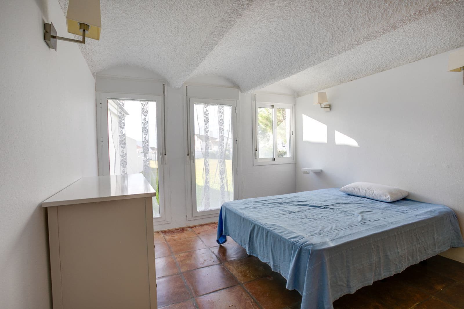 3 chambre Villa/Maison Semi-Mitoyenne à vendre à Estepona avec piscine garage - 499 000 € (Ref: 9475491)