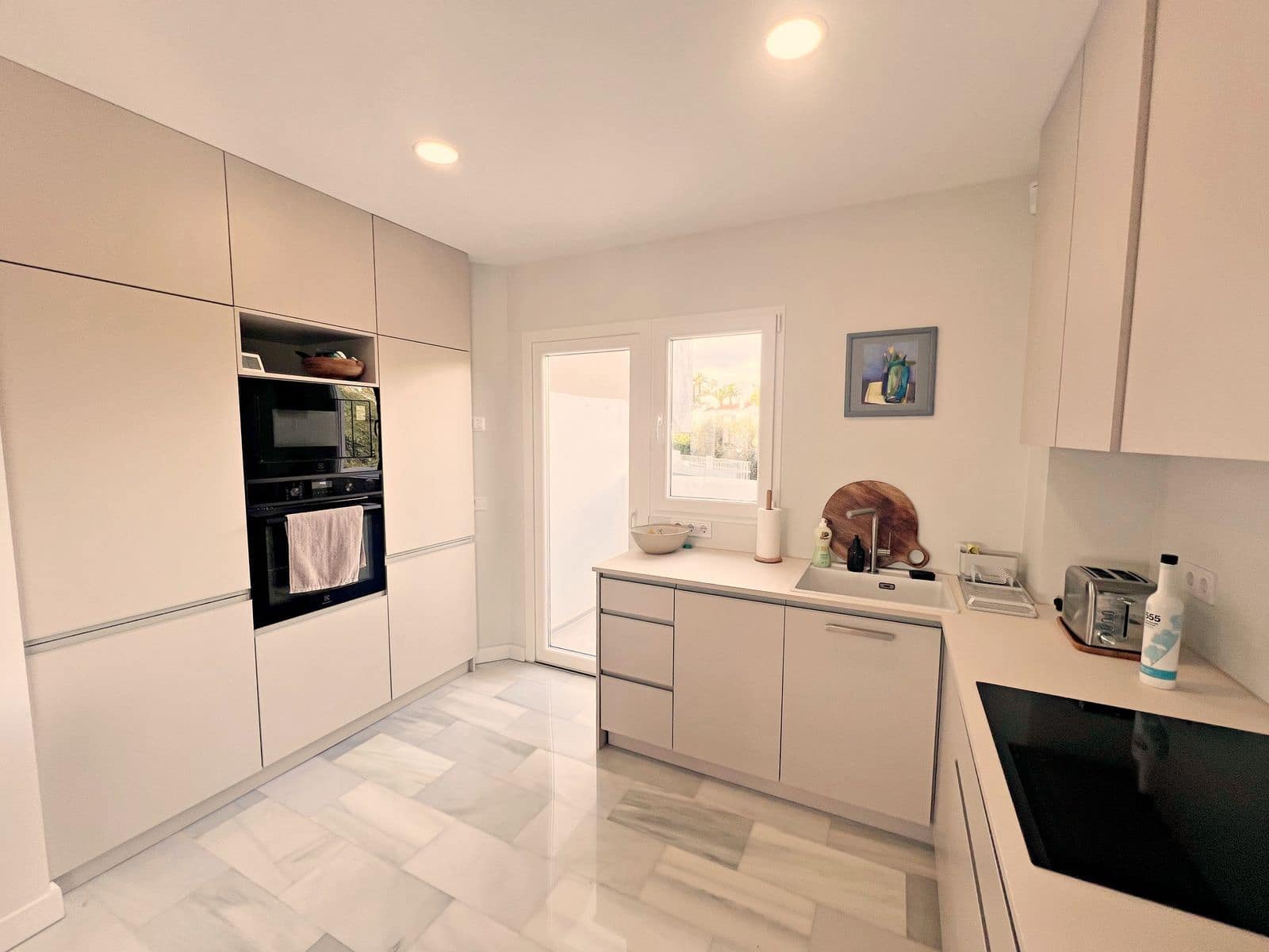 2 slaapkamer Appartement te koop in Calahonda met zwembad garage - € 468.000 (Ref: 9475494)