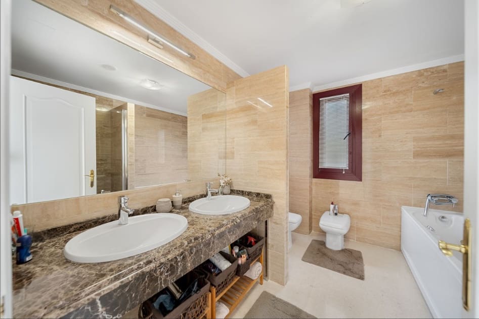 2 Zimmer Apartment zu verkaufen in Casares mit Pool Garage - 365.000 € (Ref: 9475500)