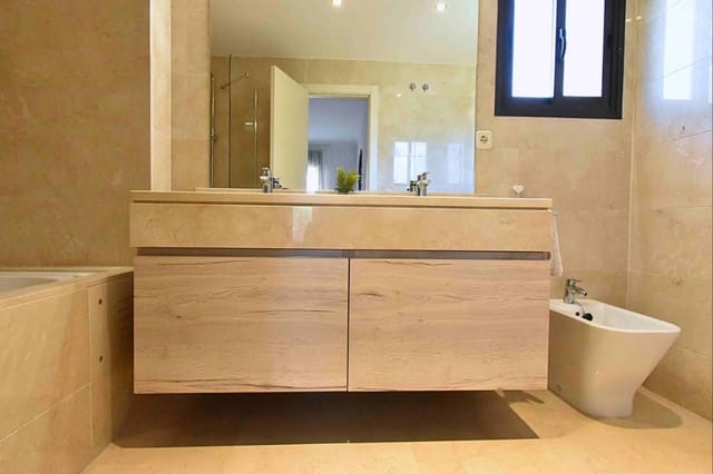 2 slaapkamer Appartement te koop in Casares met zwembad garage - € 395.000 (Ref: 9475506)