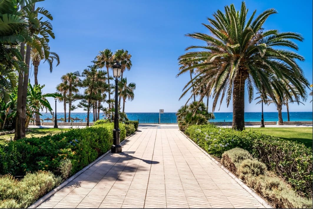 2 quarto Apartamento para venda em San Pedro de Alcantara com piscina garagem - 450 000 € (Ref: 9475990)